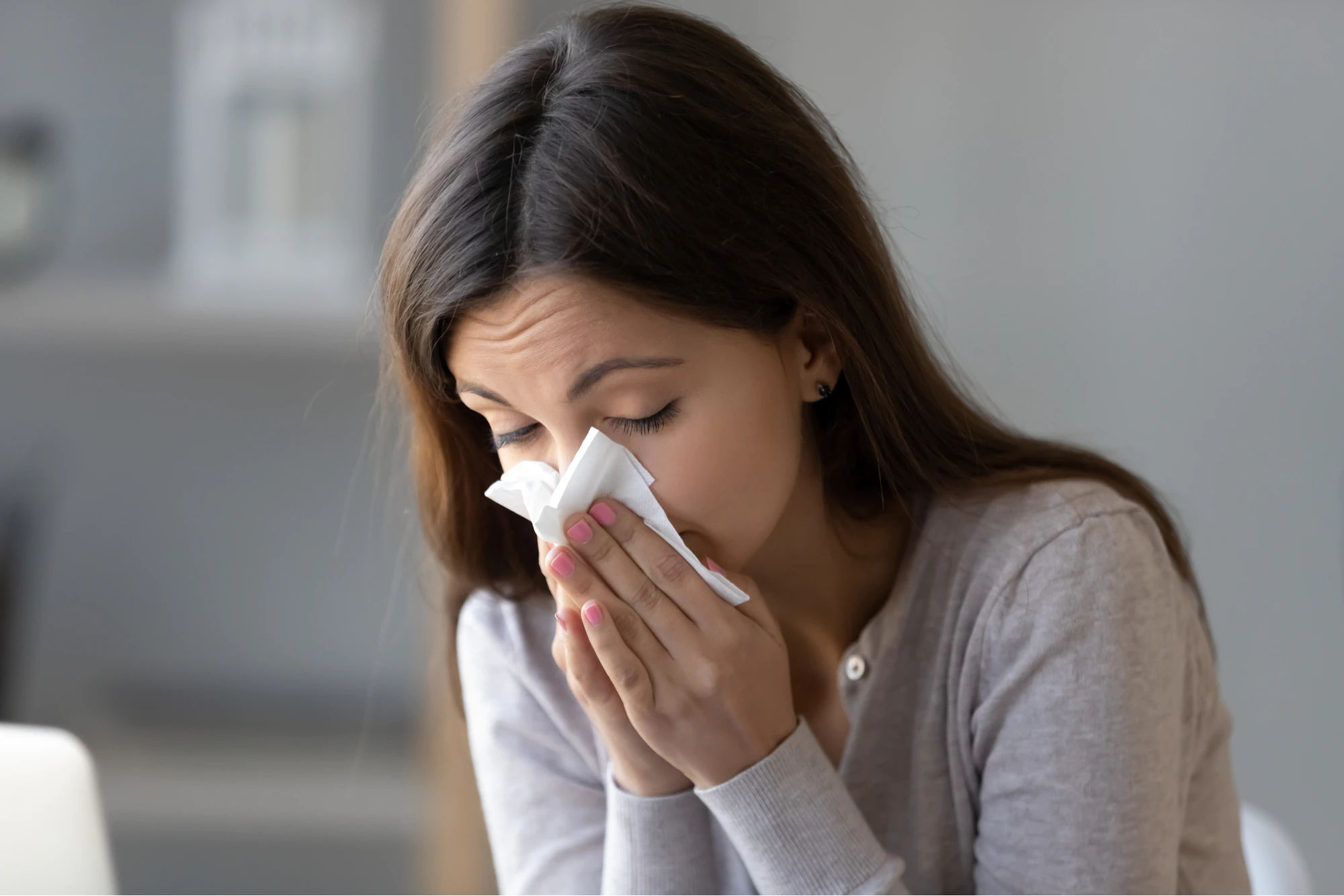 Symptoms of allergic rhinitis Clear, watery nasal discharge